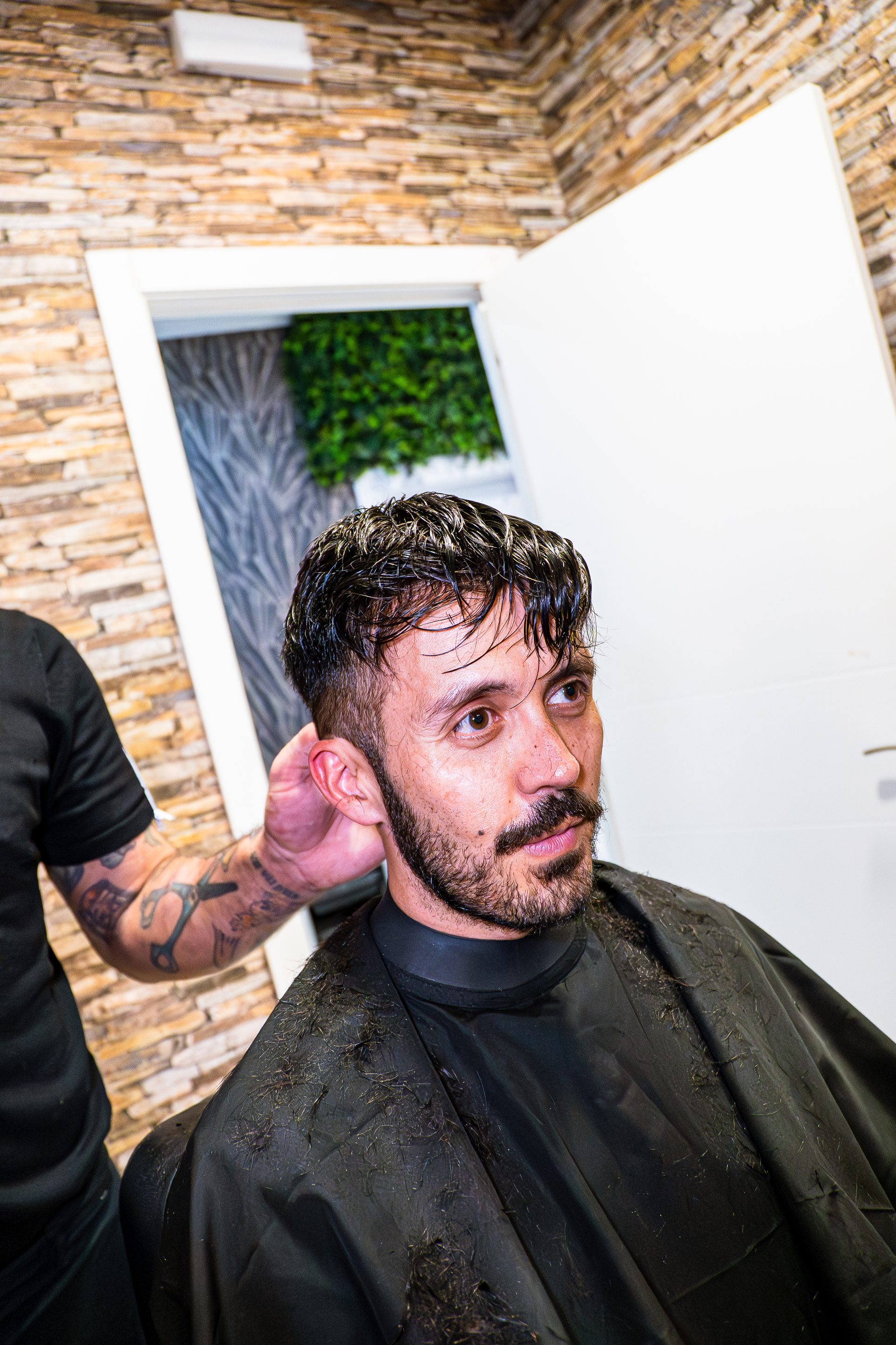 Resultado del sistema capilar en hombre joven — vista frontal, Studio By 351 Madrid